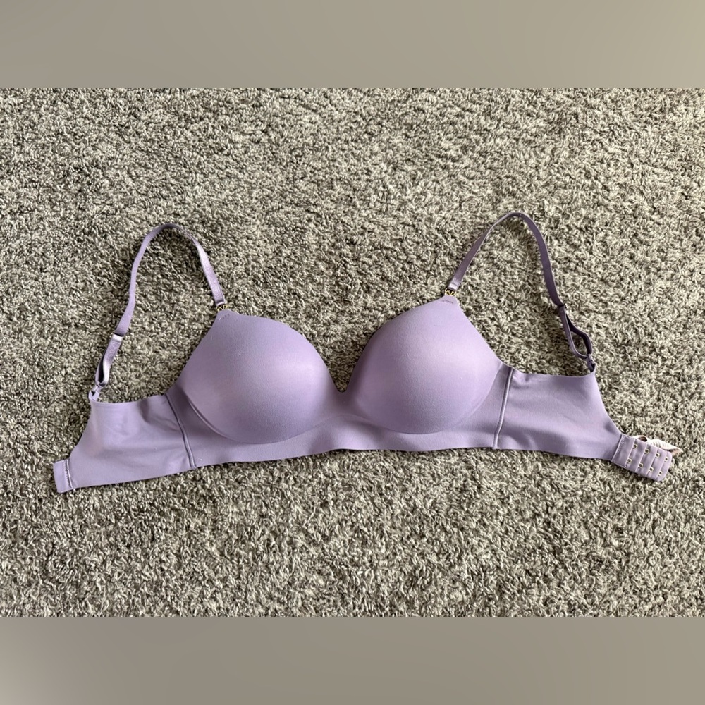 Victoria's Secret 💜Wireless Push Up Light Purple Bra EUC - Picture 3 of 5